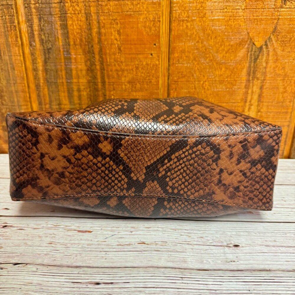 MICHAEL KORS Zena Small Convertible Chain Messenger - Picture 4 of 7